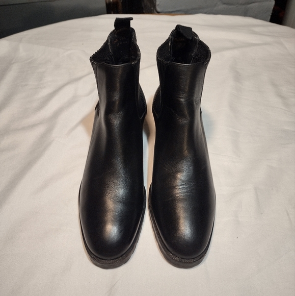 Cole Haan Black Leather Pull On Ankle Boots - Picture 12 of 12